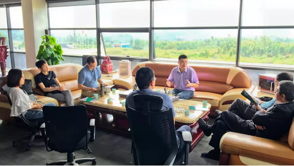 中國五礦商會(huì)、佛山外經(jīng)貿(mào)系統(tǒng)領(lǐng)導(dǎo)蒞臨雙興指導(dǎo)工作